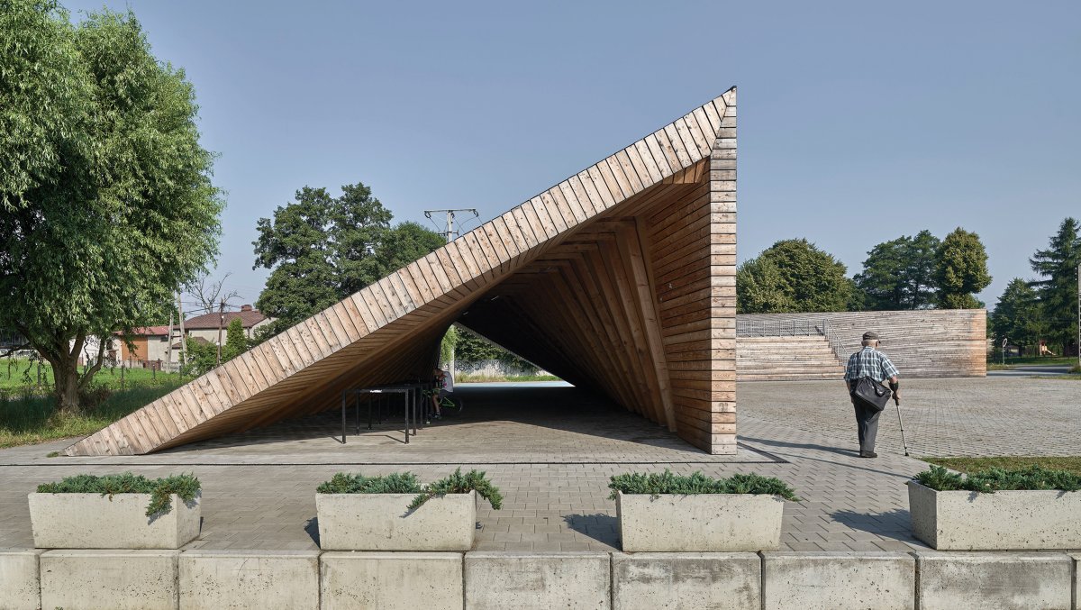 shelter interior vs space of the square