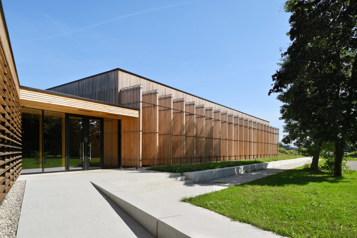 STRAŽIŠČE PRI KRANJU WOODEN GYM HALL ENTRANCE