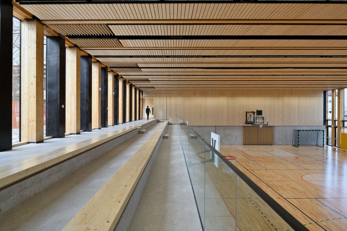 STRAŽIŠČE PRI KRANJU WOODEN GYM HALL INTERIOR